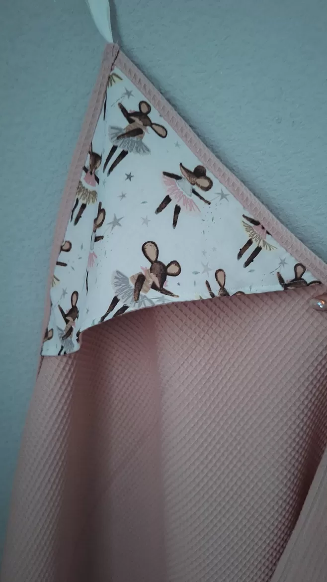 Dvielis ar kapuci/rozā/vafeļaudums