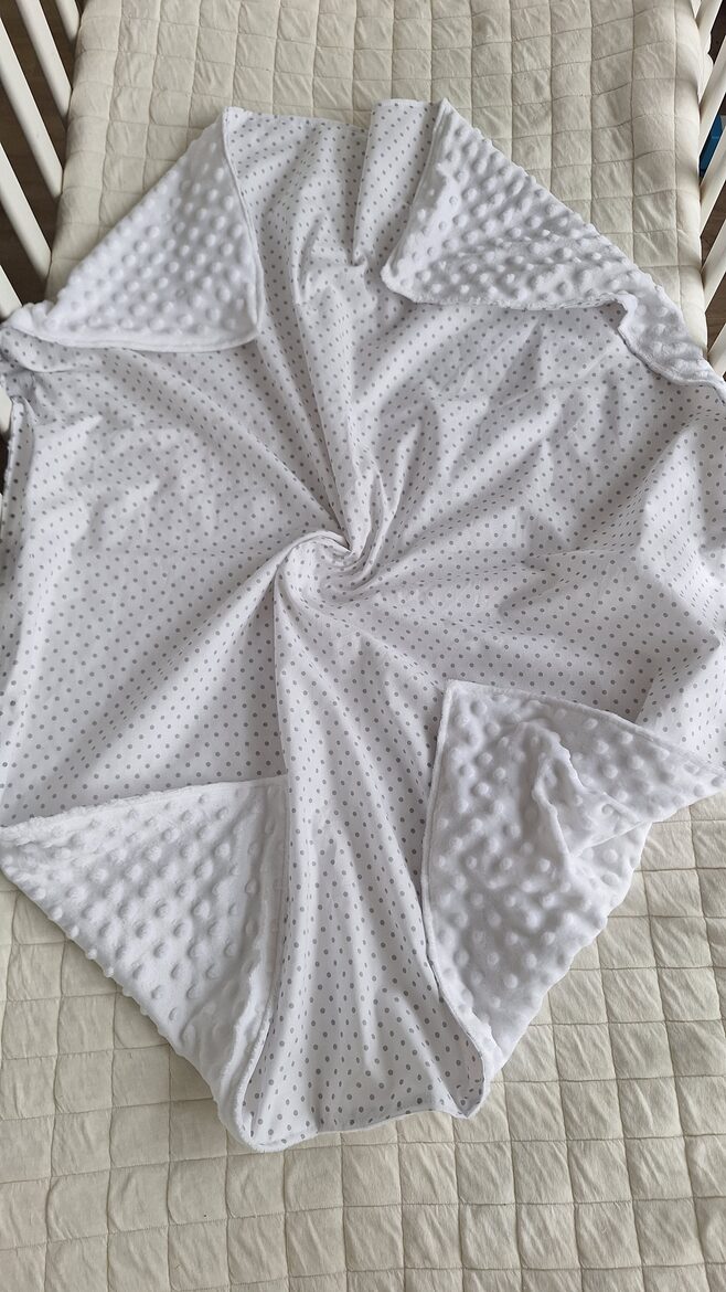 Minky + kokvilnas sedziņa/ balts + punktiņi uz balta/75*100 cm