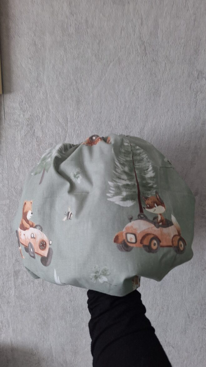 Palags/gultiņām un šūpuļiem/zvēriņi mežā ar auto