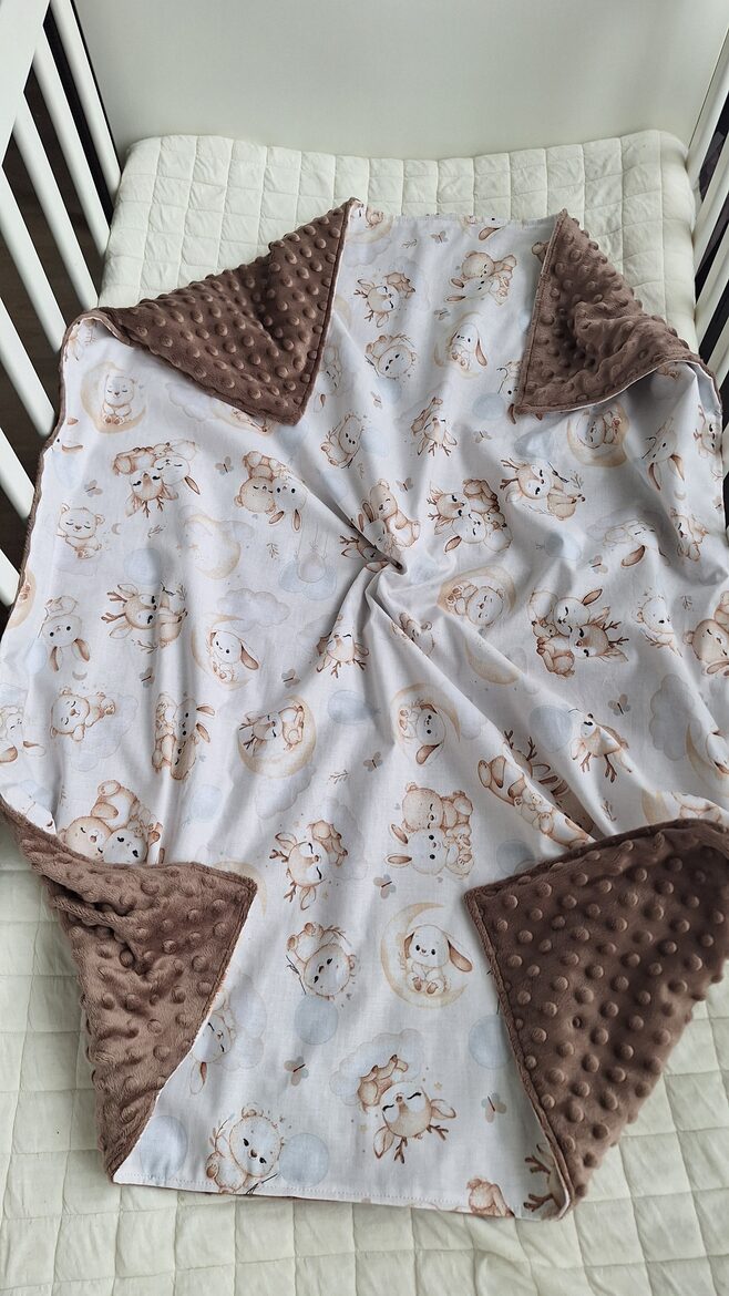 Minky  flīsa un kokvilnas sedziņa/75*100 cm/šokolādes + briedīši