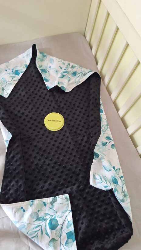 Minky + kokvilna/melns + eikalipti /65*100 cm