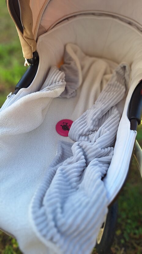 Rievotais minky + adījums /pelēks + balts/75*100 cm/gatavā