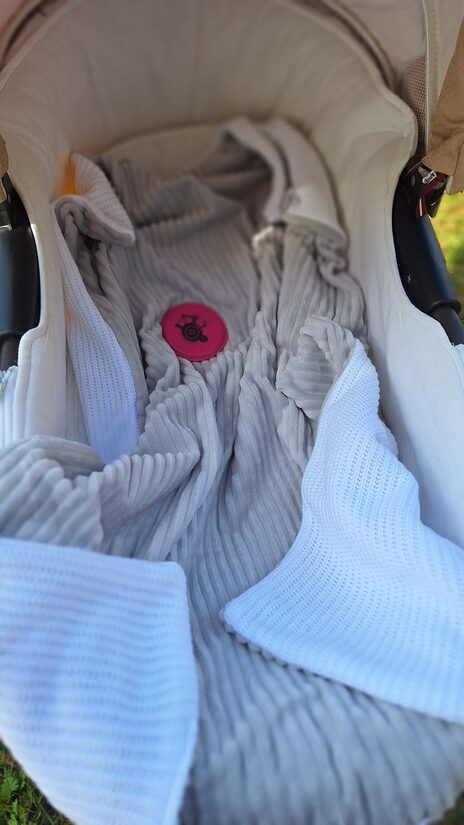 Adījuma un rievotā minky sedziņas