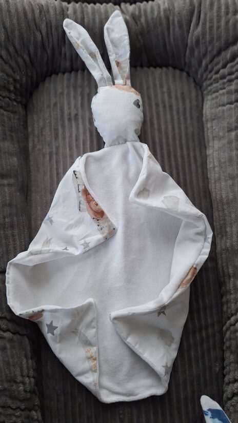 Velūrs + kokvilna / balts + miega lācēni 