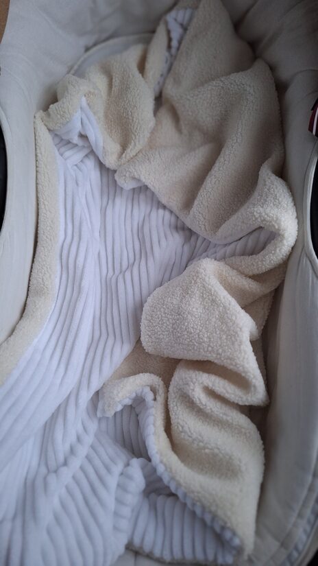 Rievotais minky + teddy/balts + silti balts/ 75* 100 cm/gatavā