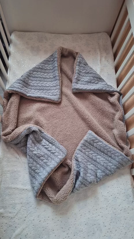 Teddy + pīnes/brūns + pelēks/75*95 cm sedziņa