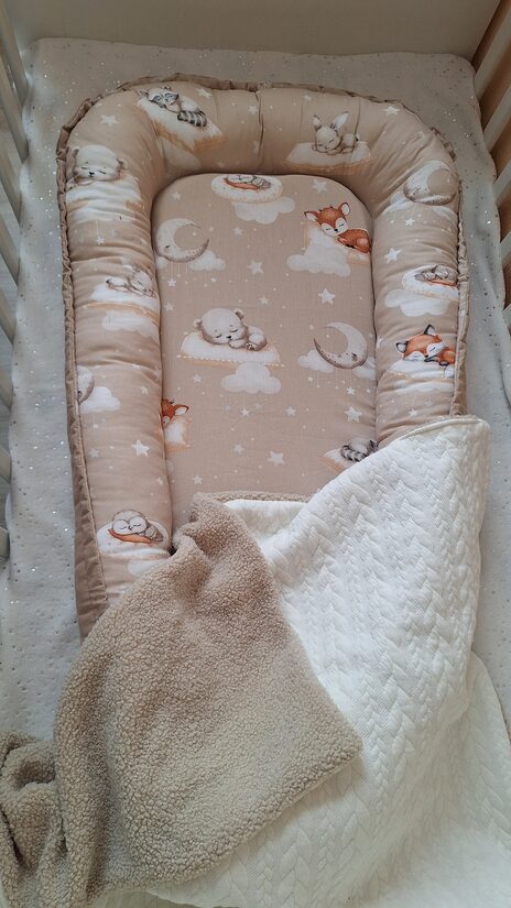 Kokvilnas ligzdiņa/bēšs + miega zvēriņi 