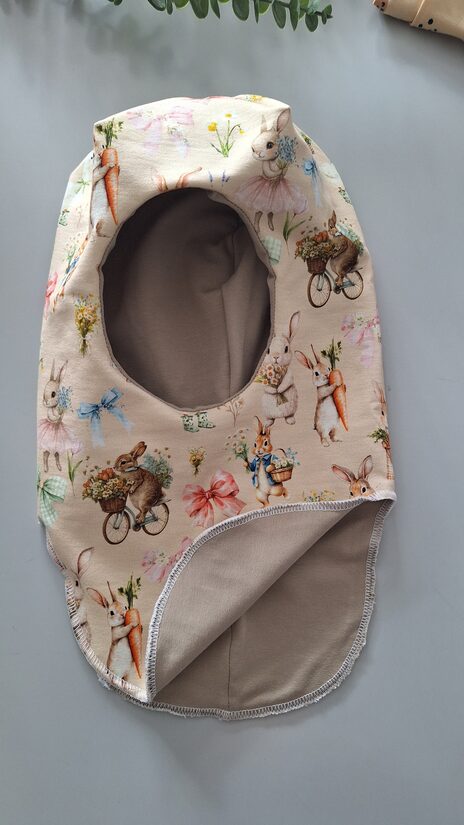 Balaclava hat / bunnies on beige / 52–54 cm / spring–autumn / ready-made