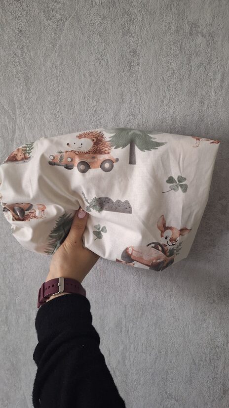 Palags gultiņai  un šūpulim/zoo mežā ar auto