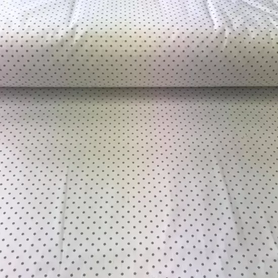 Paklājs/punktiņi uz balta